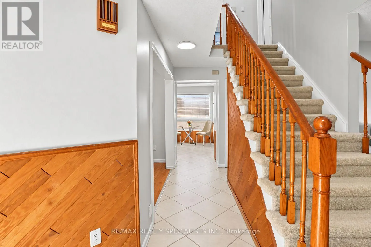 46 LACEWOOD CRESCENT