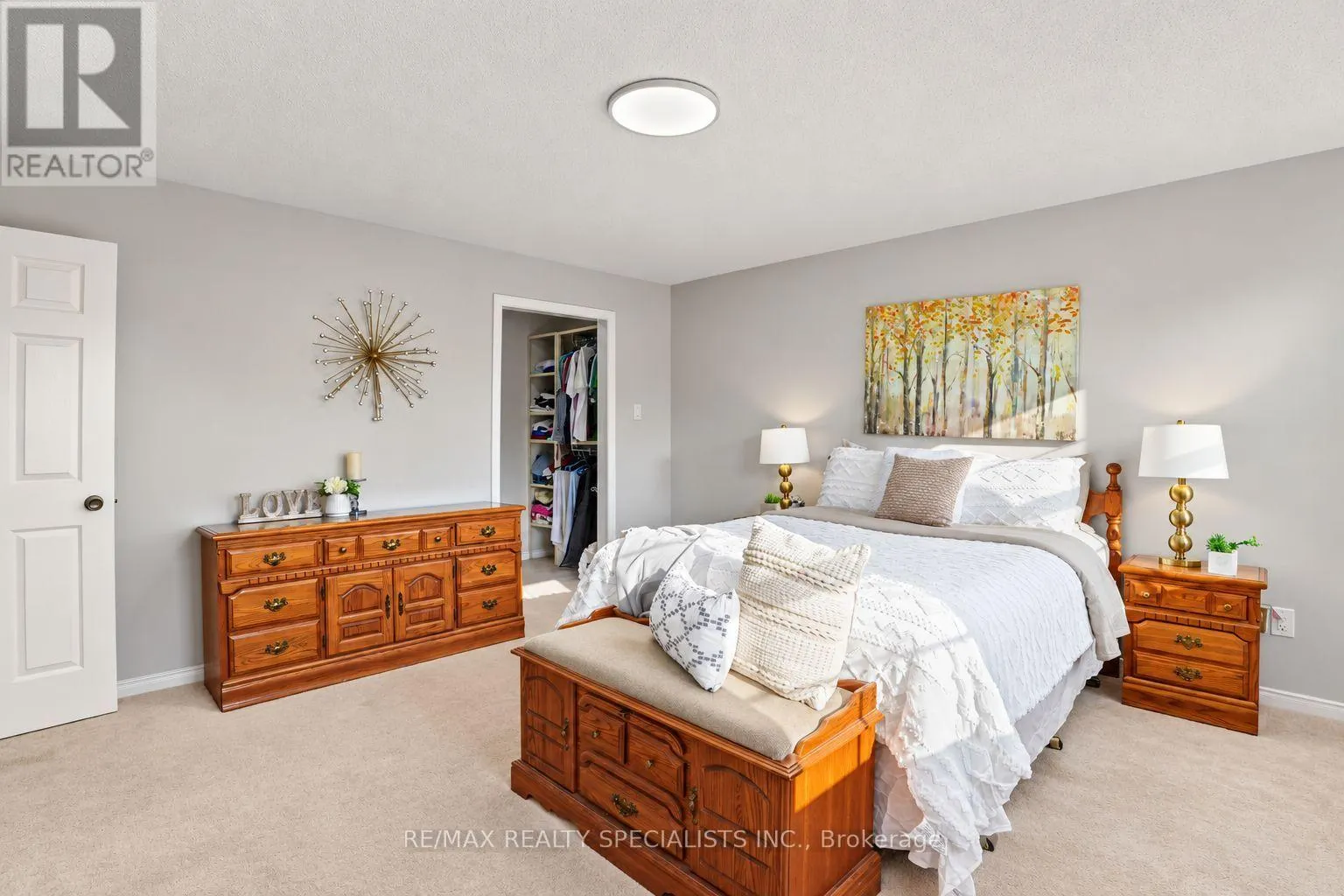 46 LACEWOOD CRESCENT