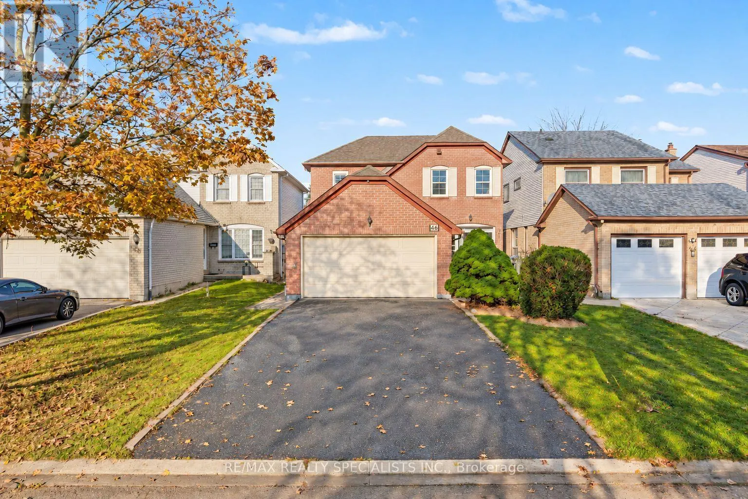46 LACEWOOD CRESCENT