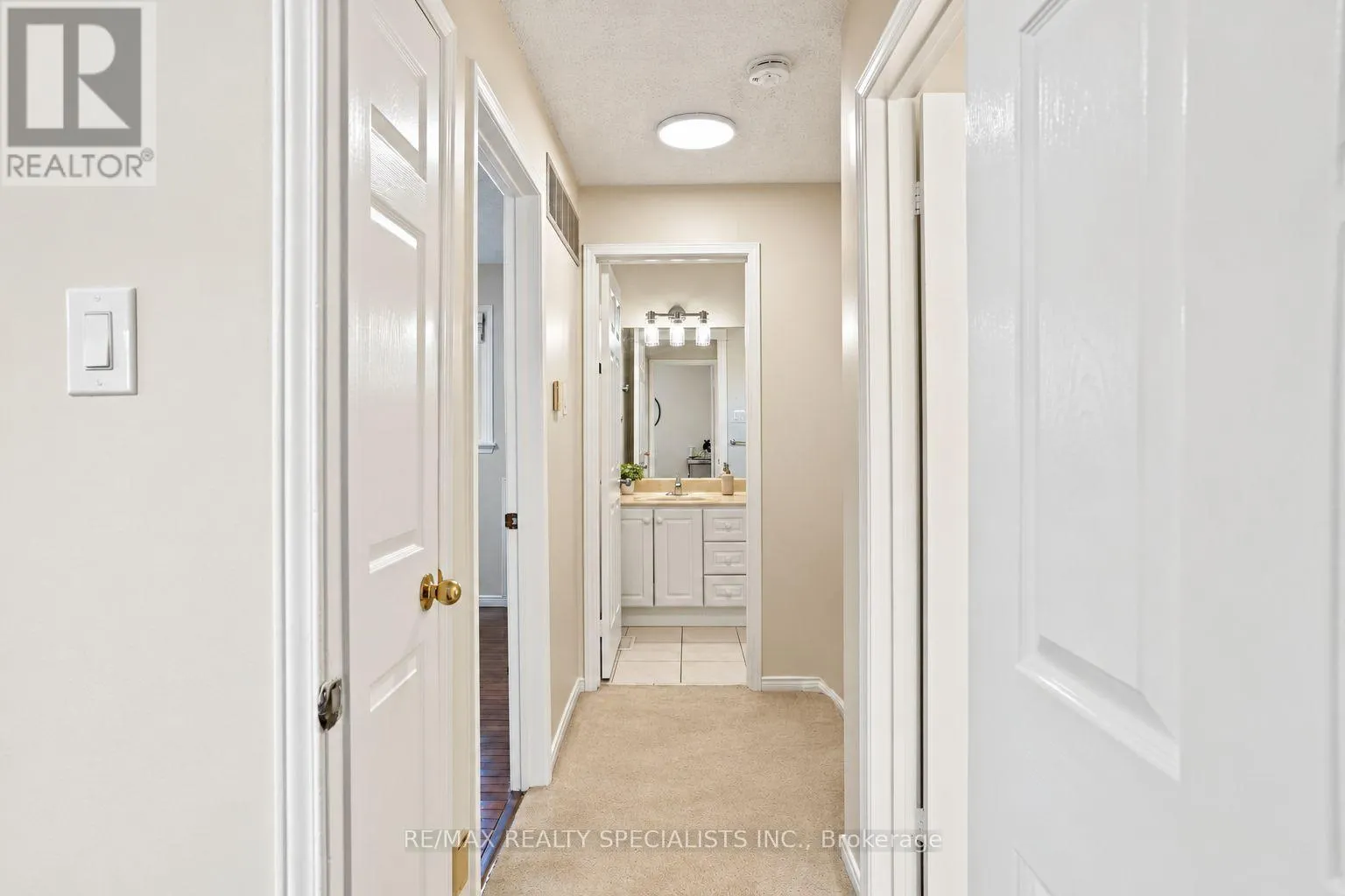 46 LACEWOOD CRESCENT