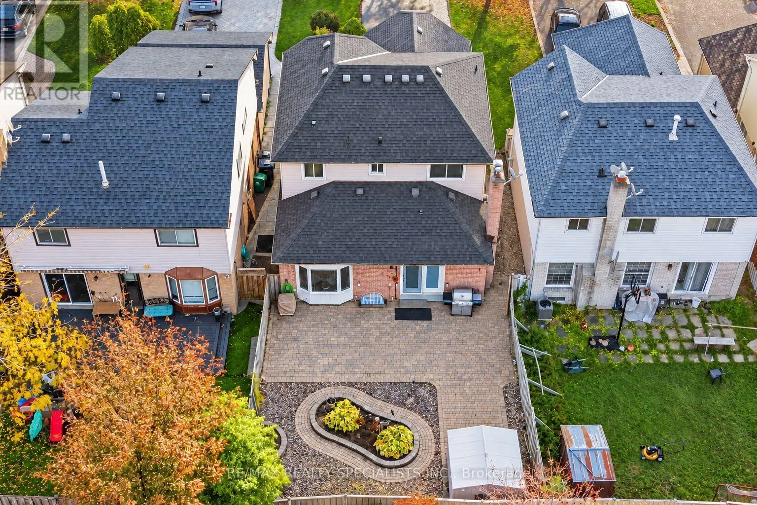 46 LACEWOOD CRESCENT