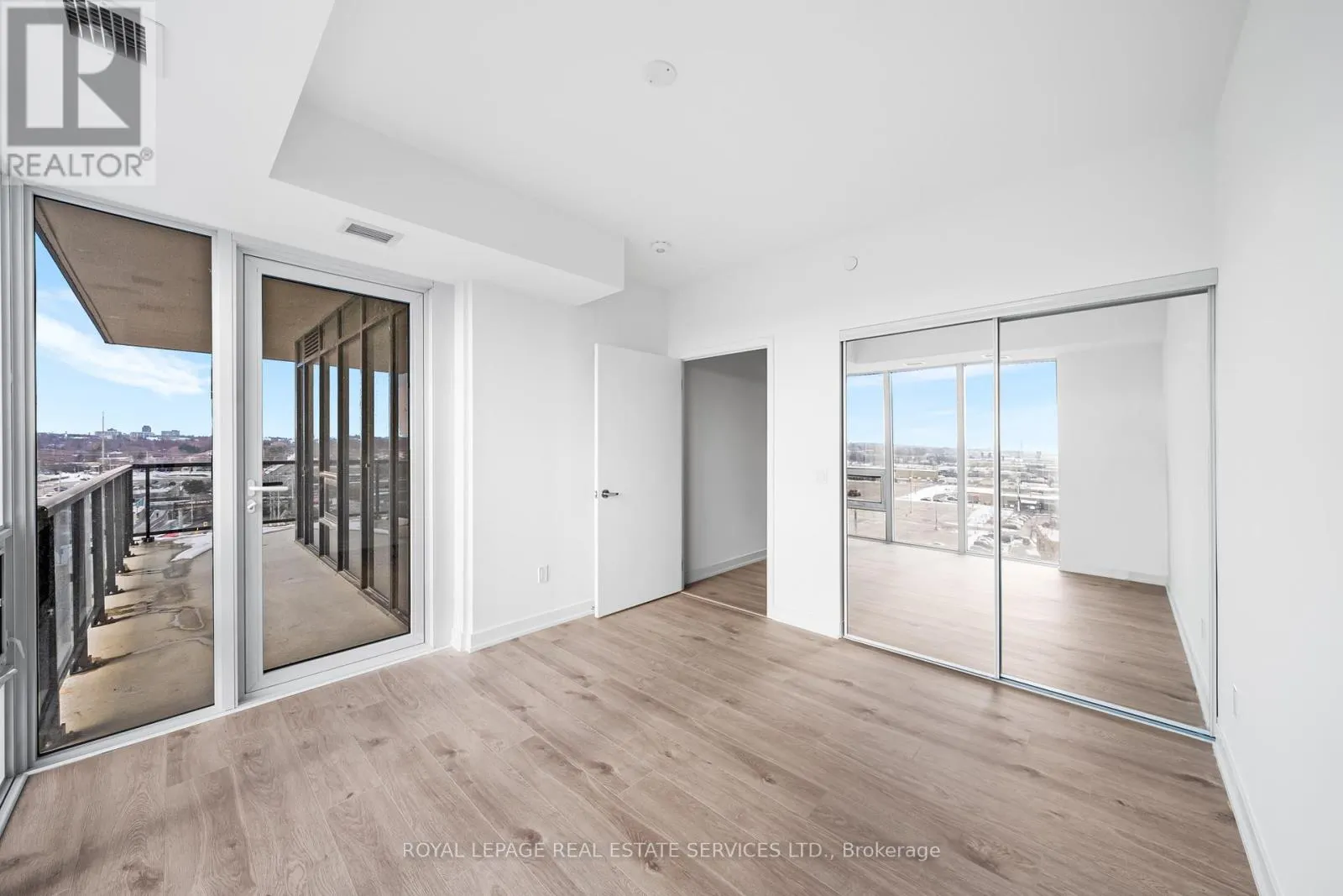 1411 - 1035 SOUTHDOWN ROAD