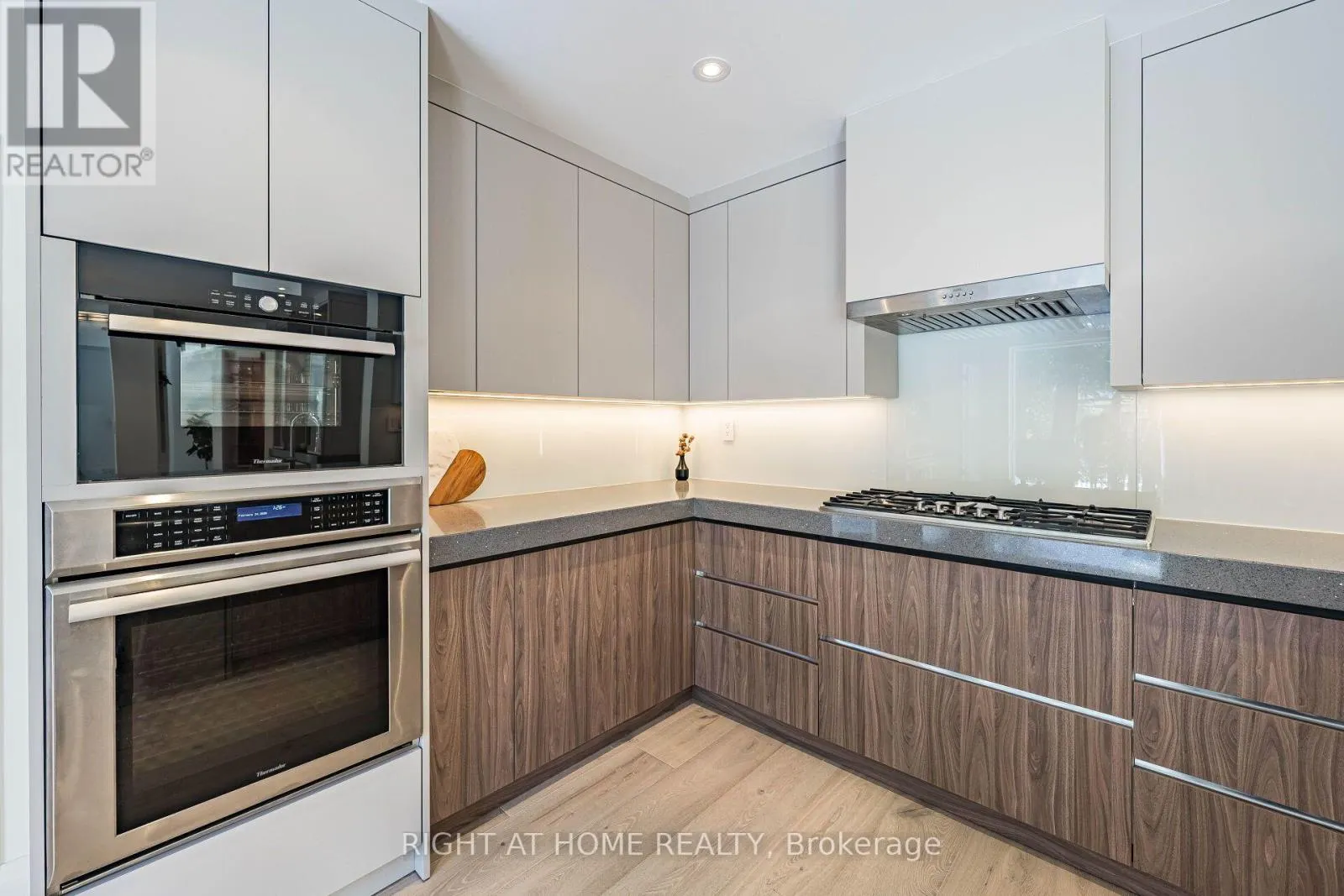 1 FRIARS LANE