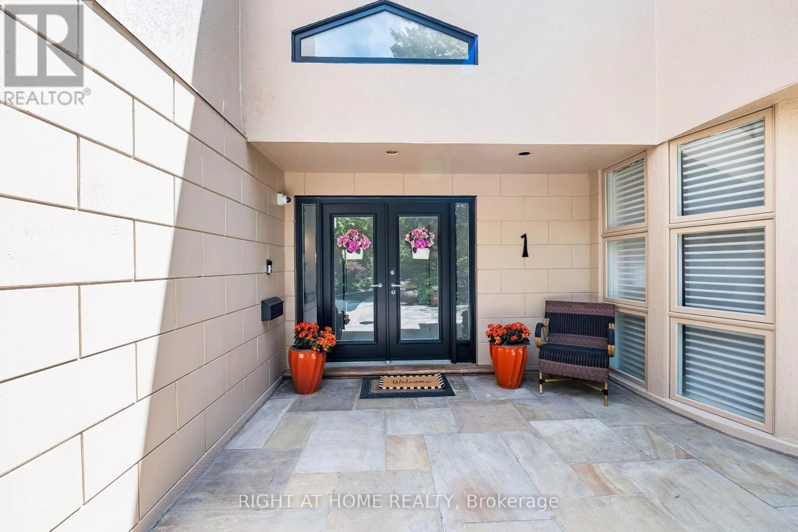 1 FRIARS LANE