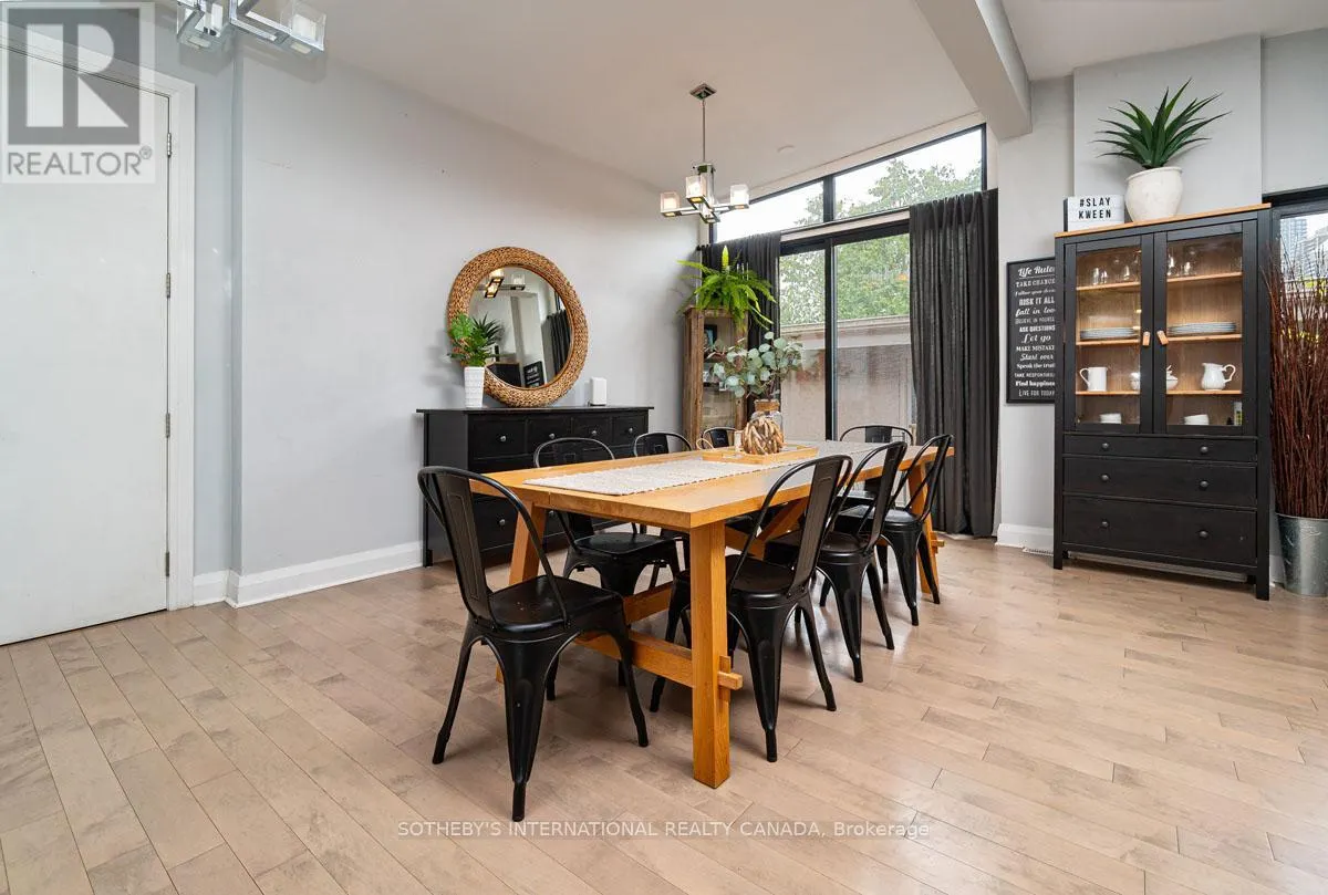 1 BABINGTON COURT