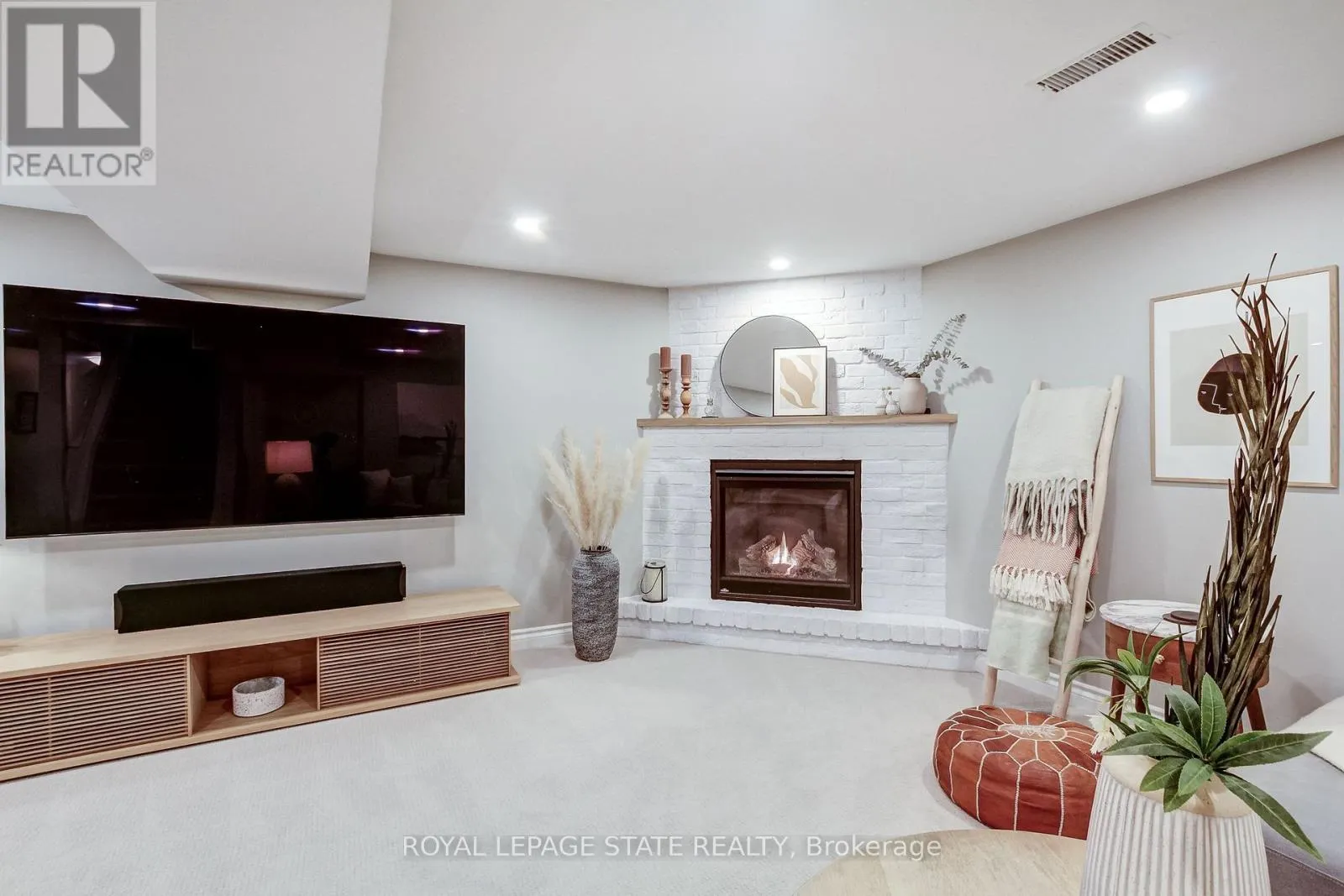 2228 CLARENDON PARK DRIVE