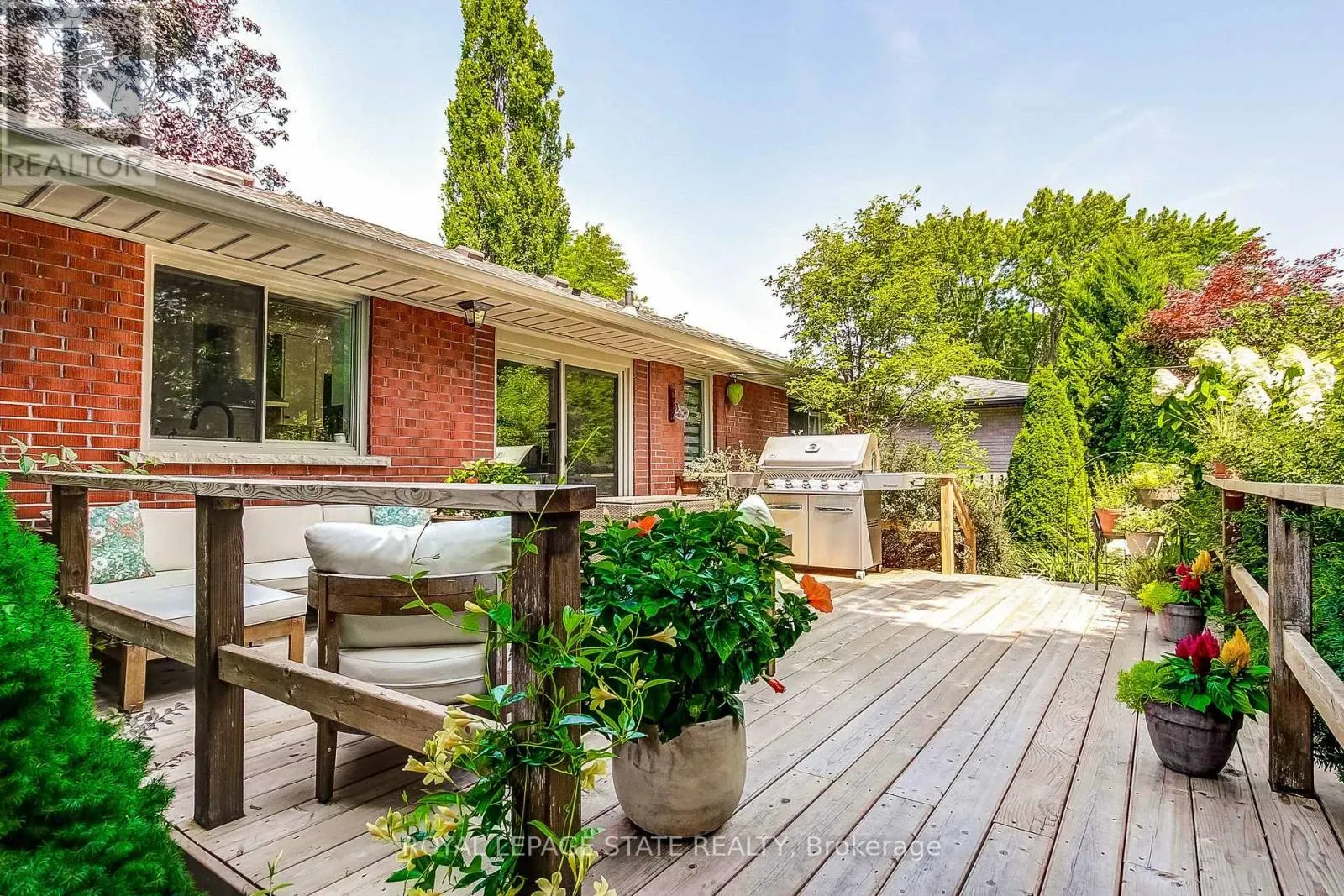 2228 CLARENDON PARK DRIVE