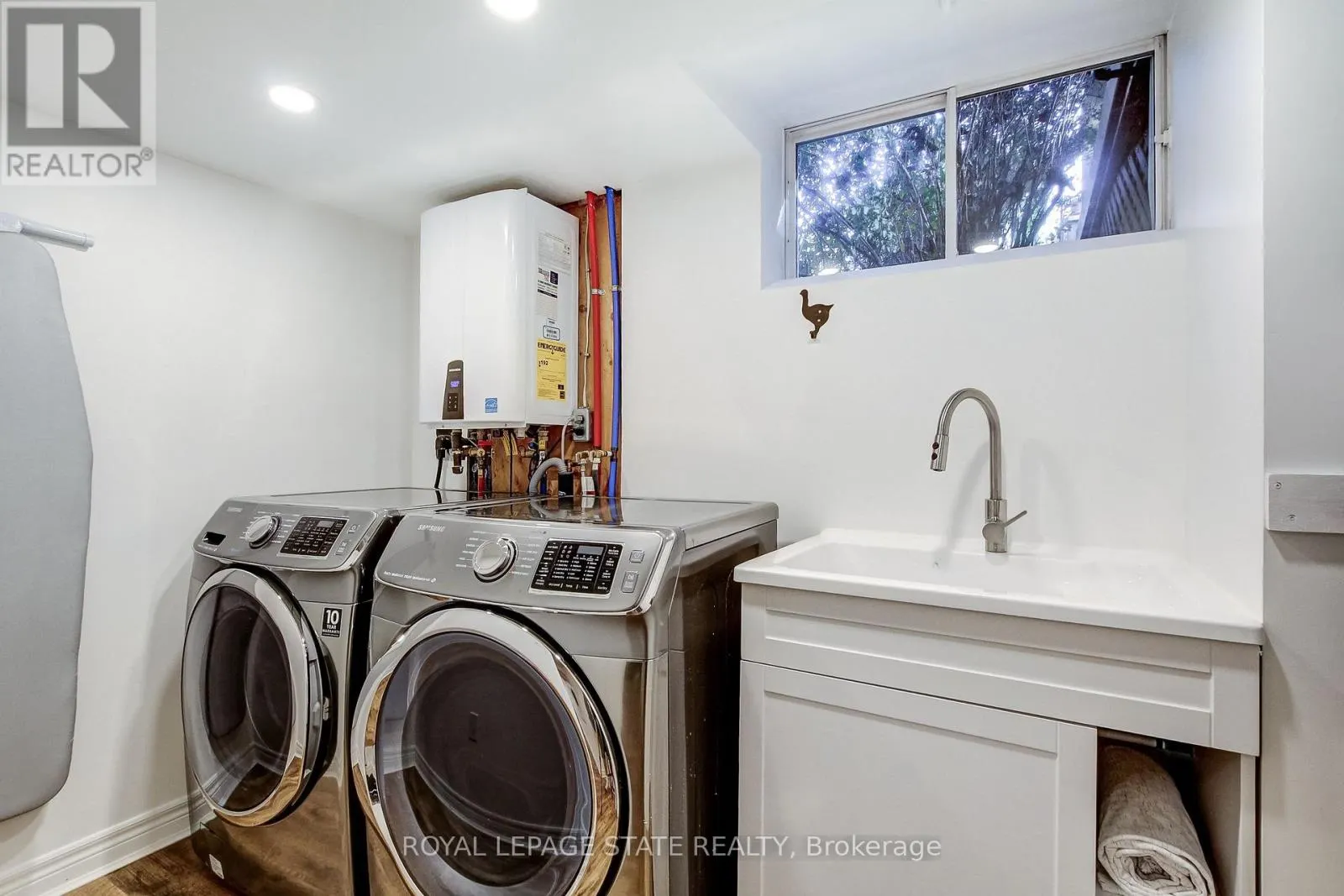 2228 CLARENDON PARK DRIVE