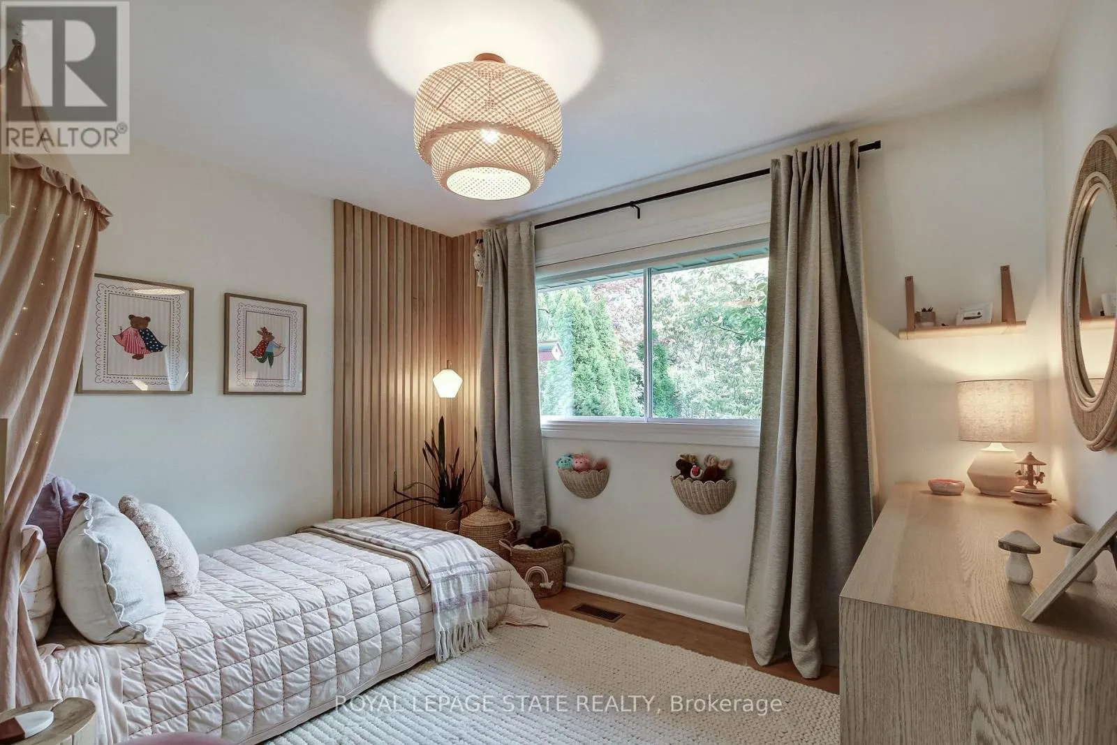 2228 CLARENDON PARK DRIVE