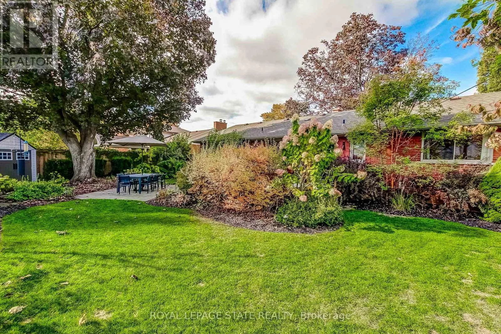 2228 CLARENDON PARK DRIVE