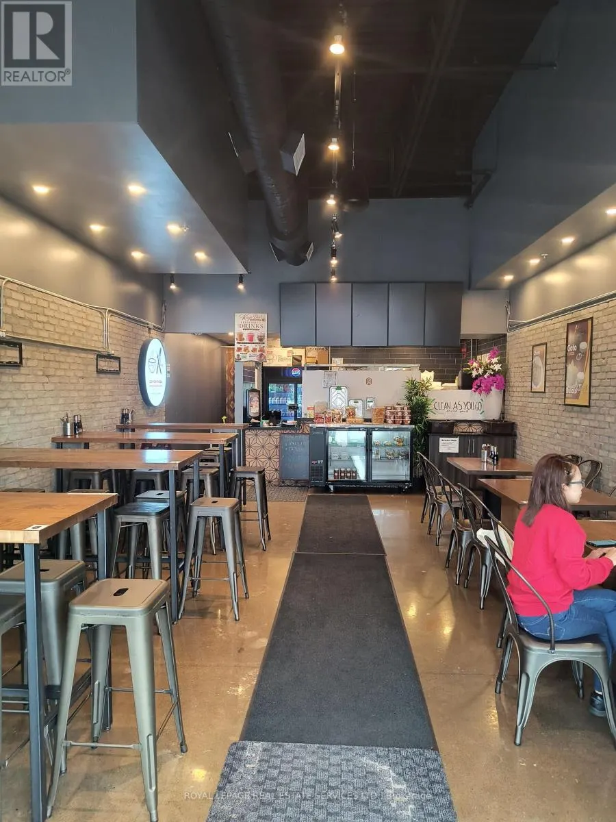 10 - 1482 DUNDAS STREET E