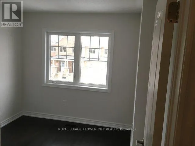 UPPER - 40 DAVENFIELD CIRCLE