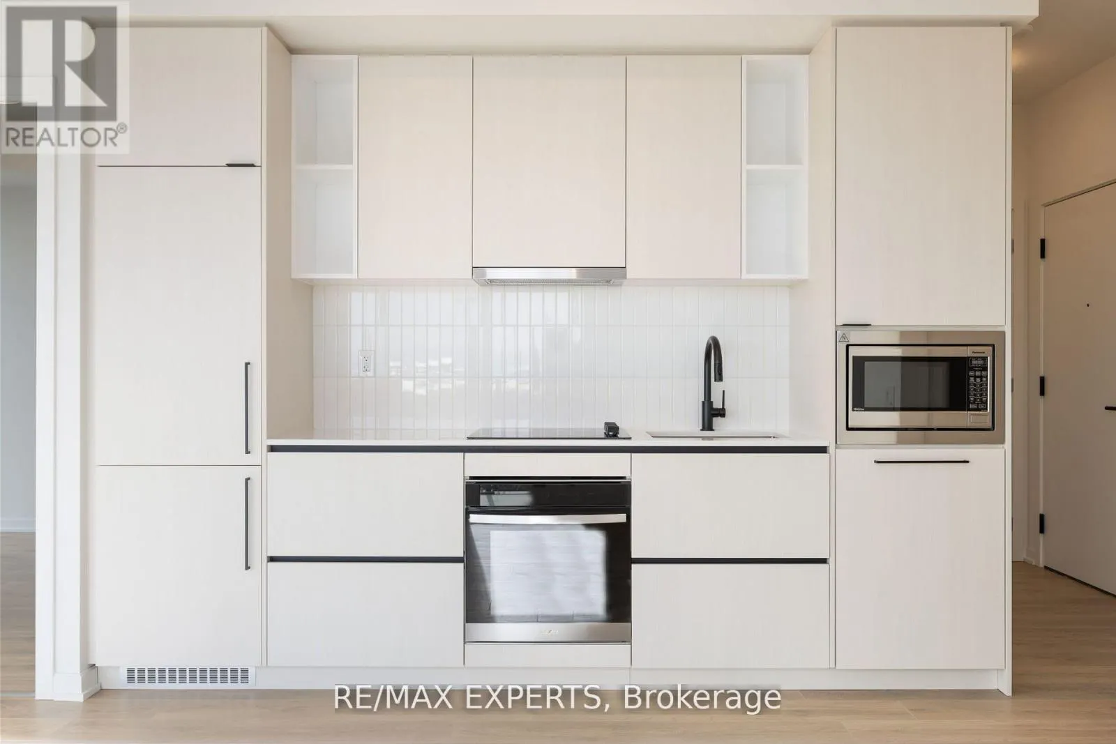 2202 - 10 GRAPHOPHONE GROVE S