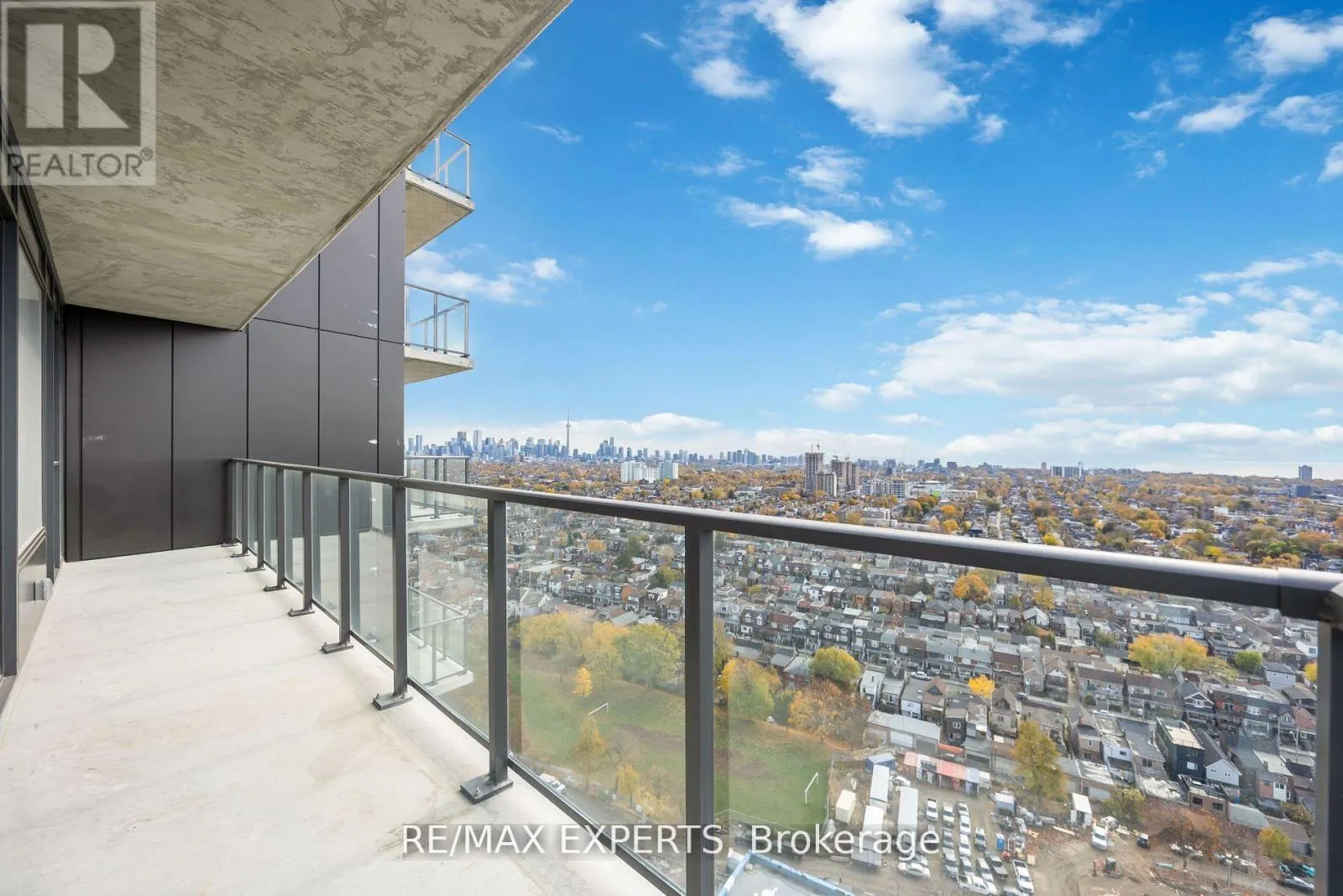 2202 - 10 GRAPHOPHONE GROVE S