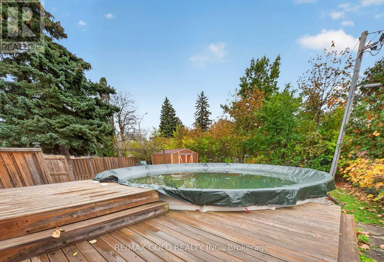 11 DOWLING CRESCENT