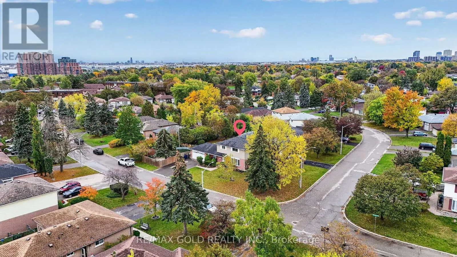 11 DOWLING CRESCENT