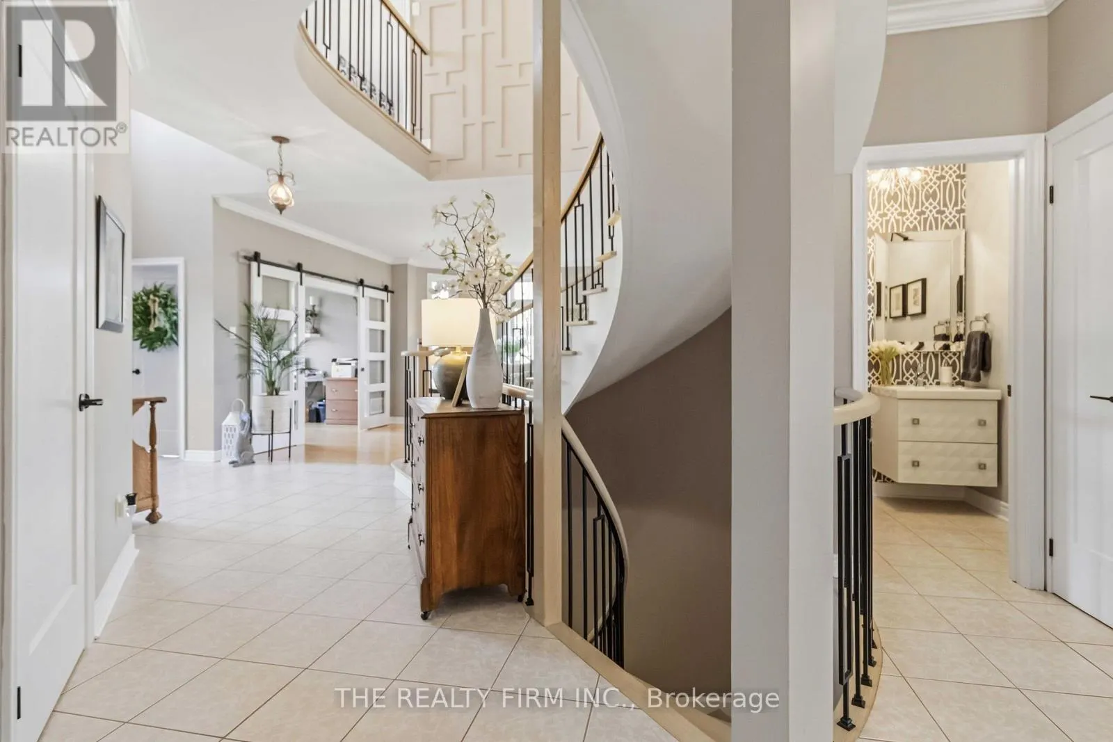 3 CLIFFCREST COURT