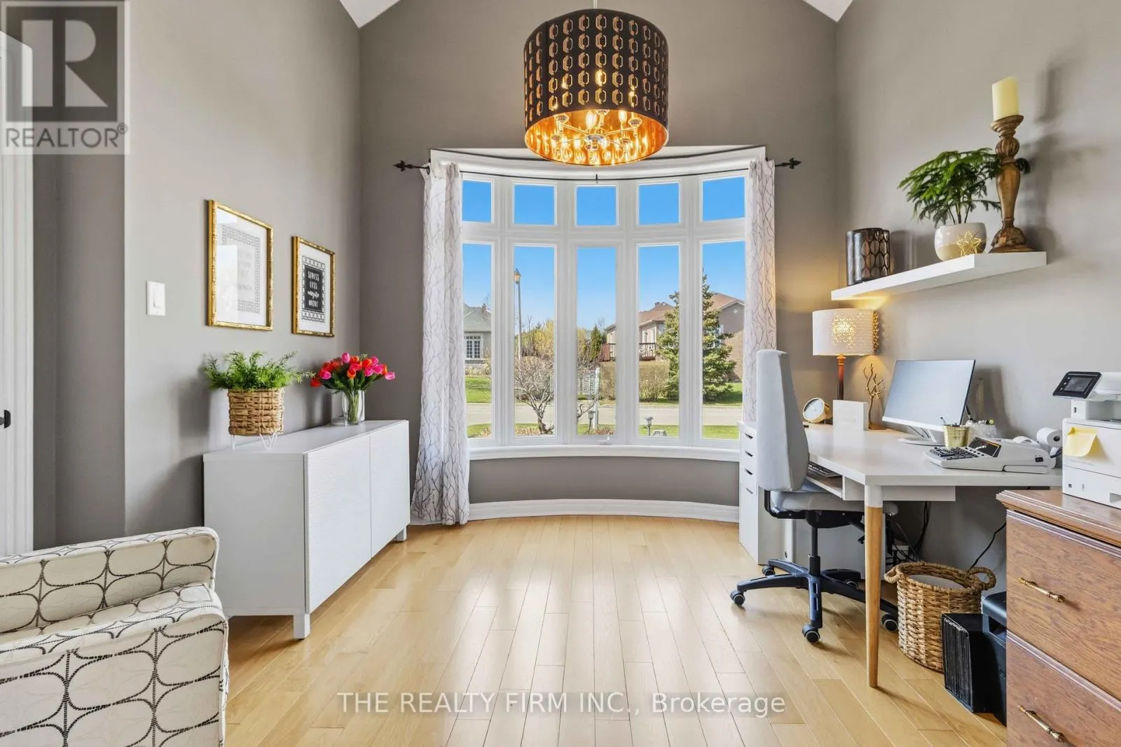 3 CLIFFCREST COURT