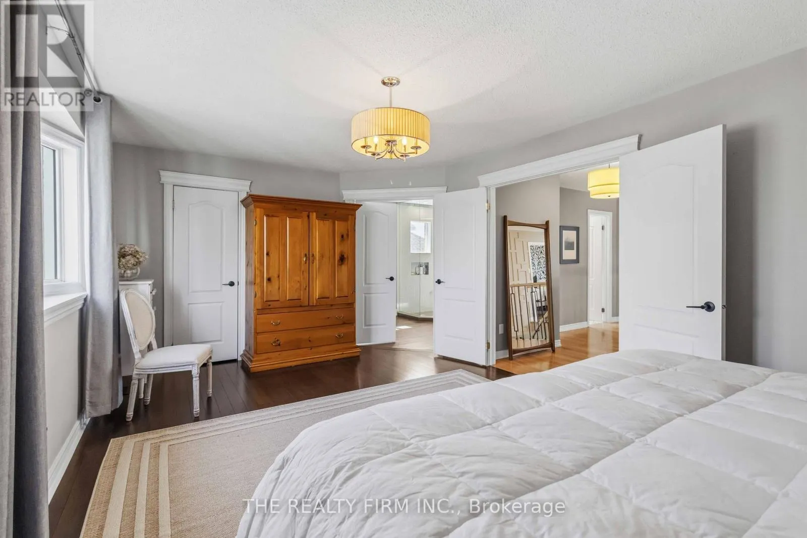 3 CLIFFCREST COURT