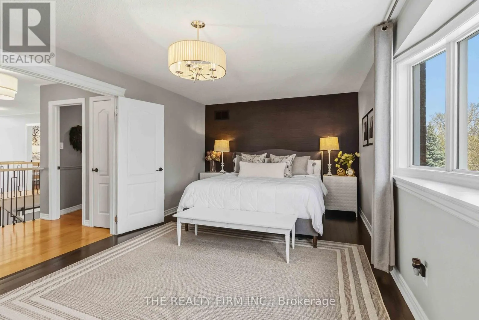 3 CLIFFCREST COURT