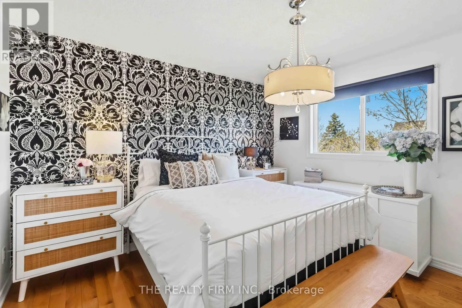3 CLIFFCREST COURT