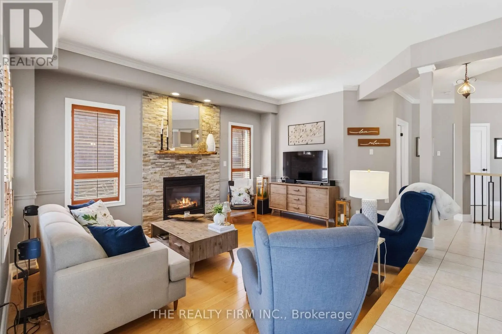 3 CLIFFCREST COURT