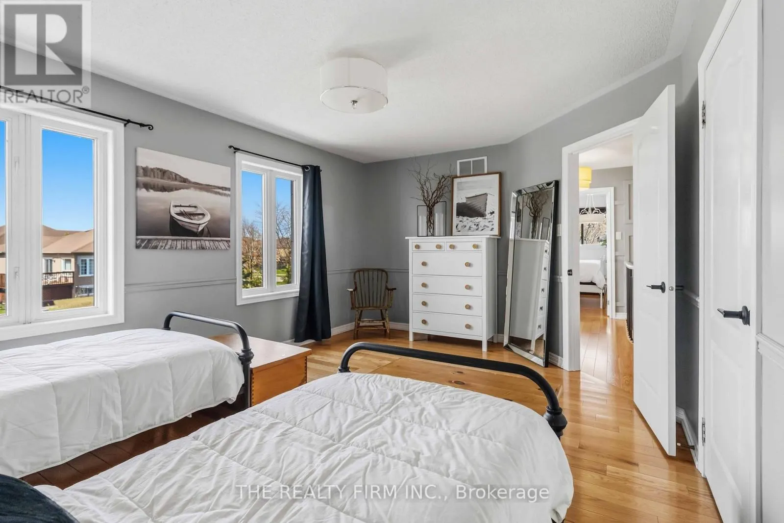 3 CLIFFCREST COURT
