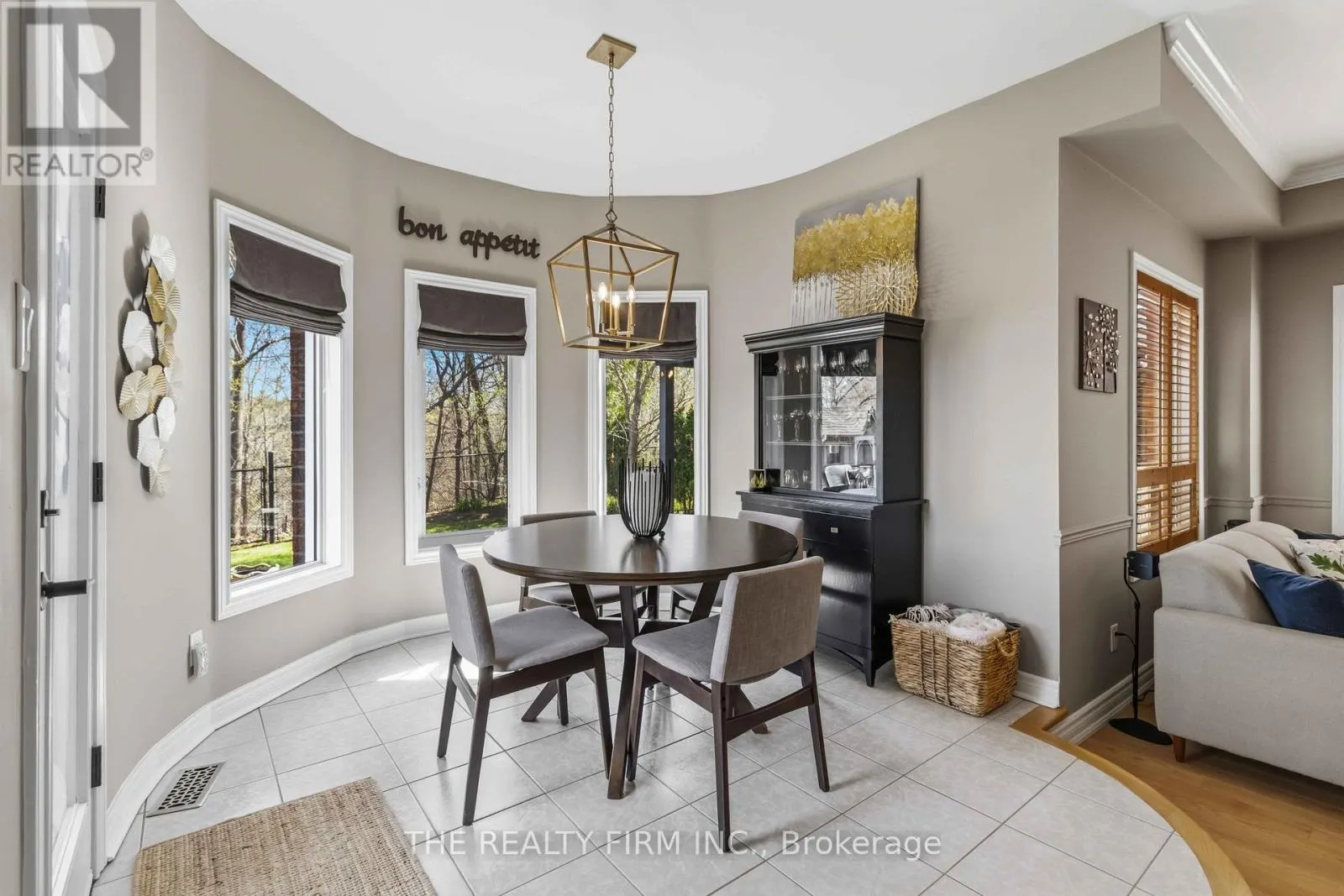 3 CLIFFCREST COURT