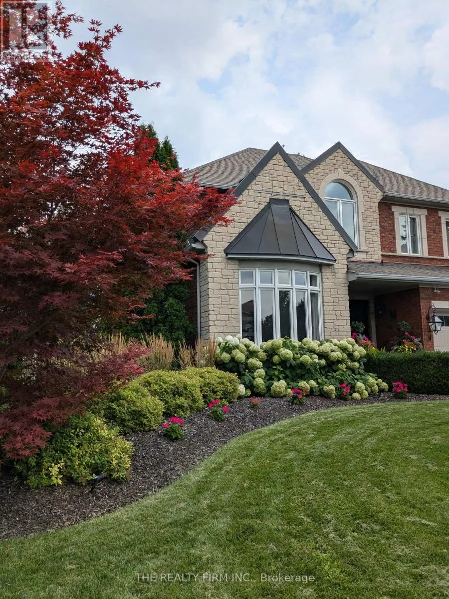 3 CLIFFCREST COURT