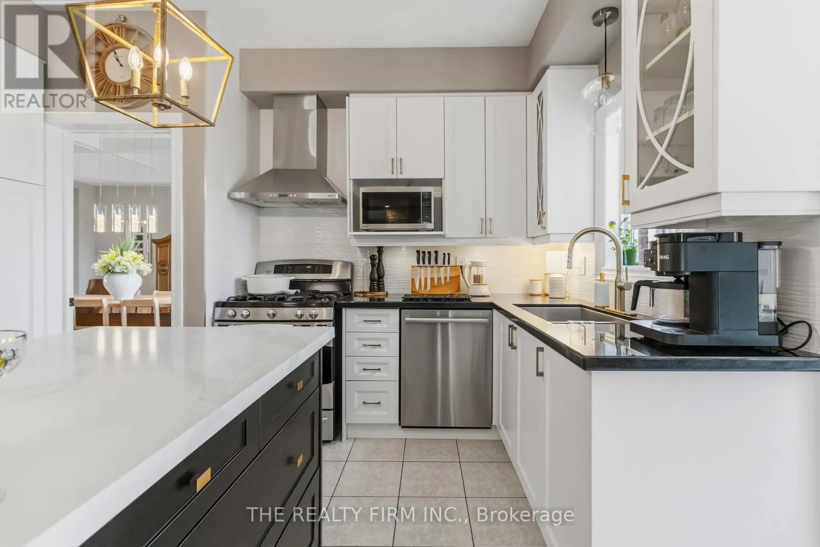 3 CLIFFCREST COURT