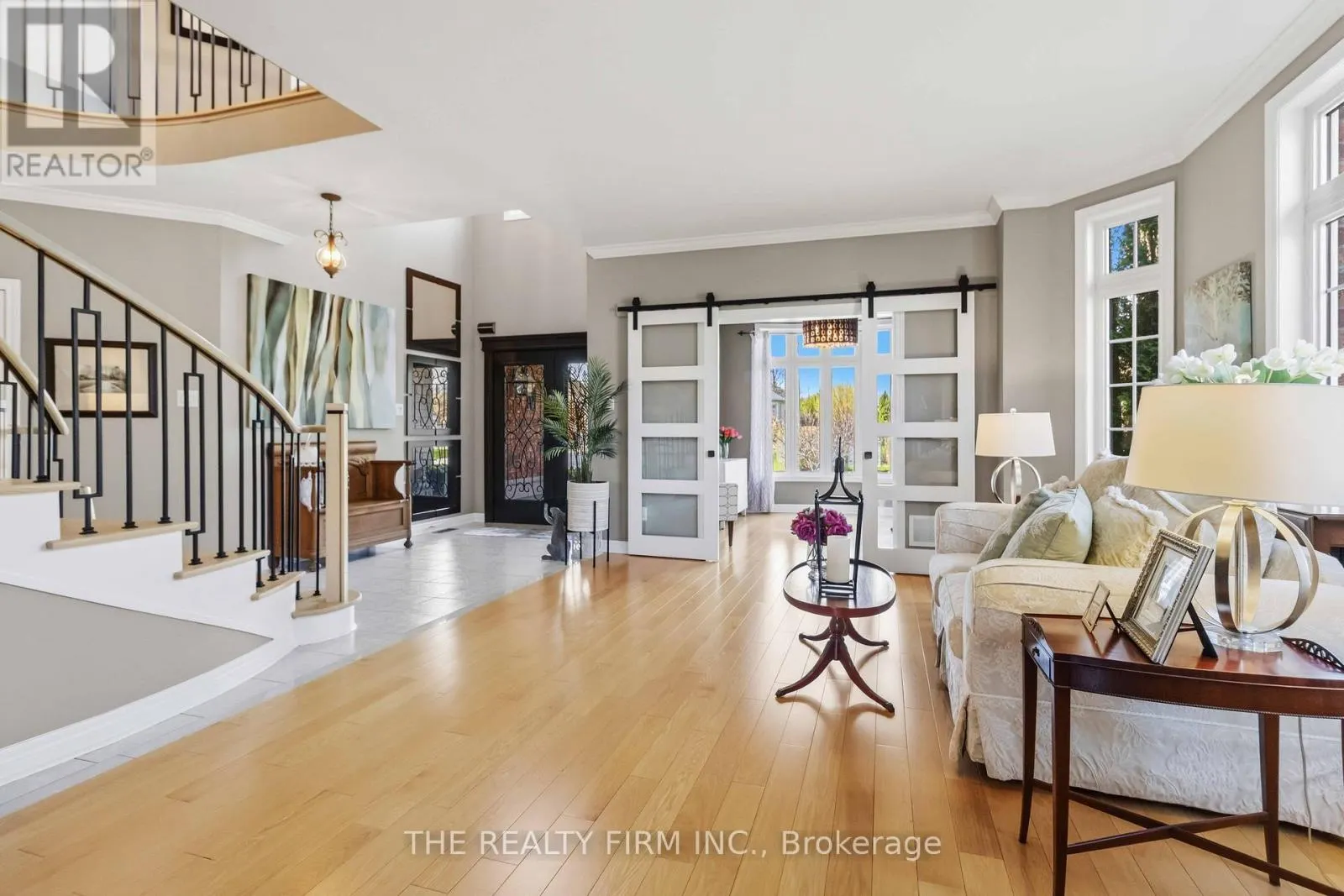 3 CLIFFCREST COURT