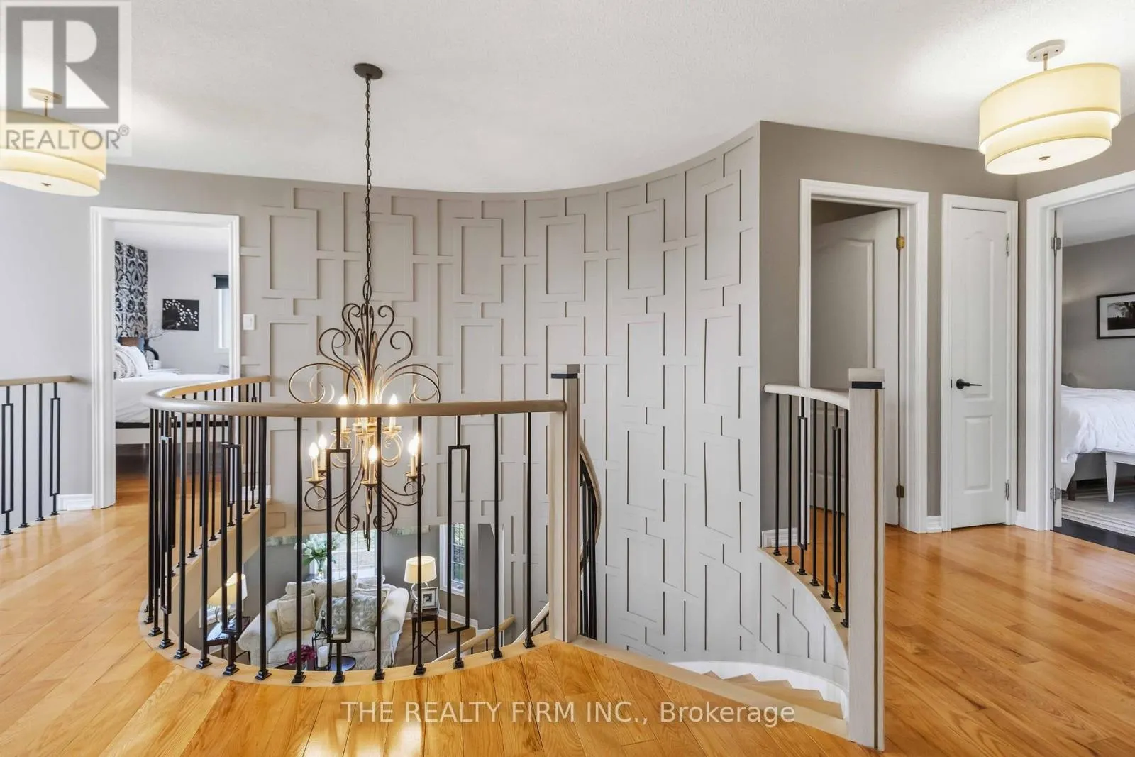 3 CLIFFCREST COURT