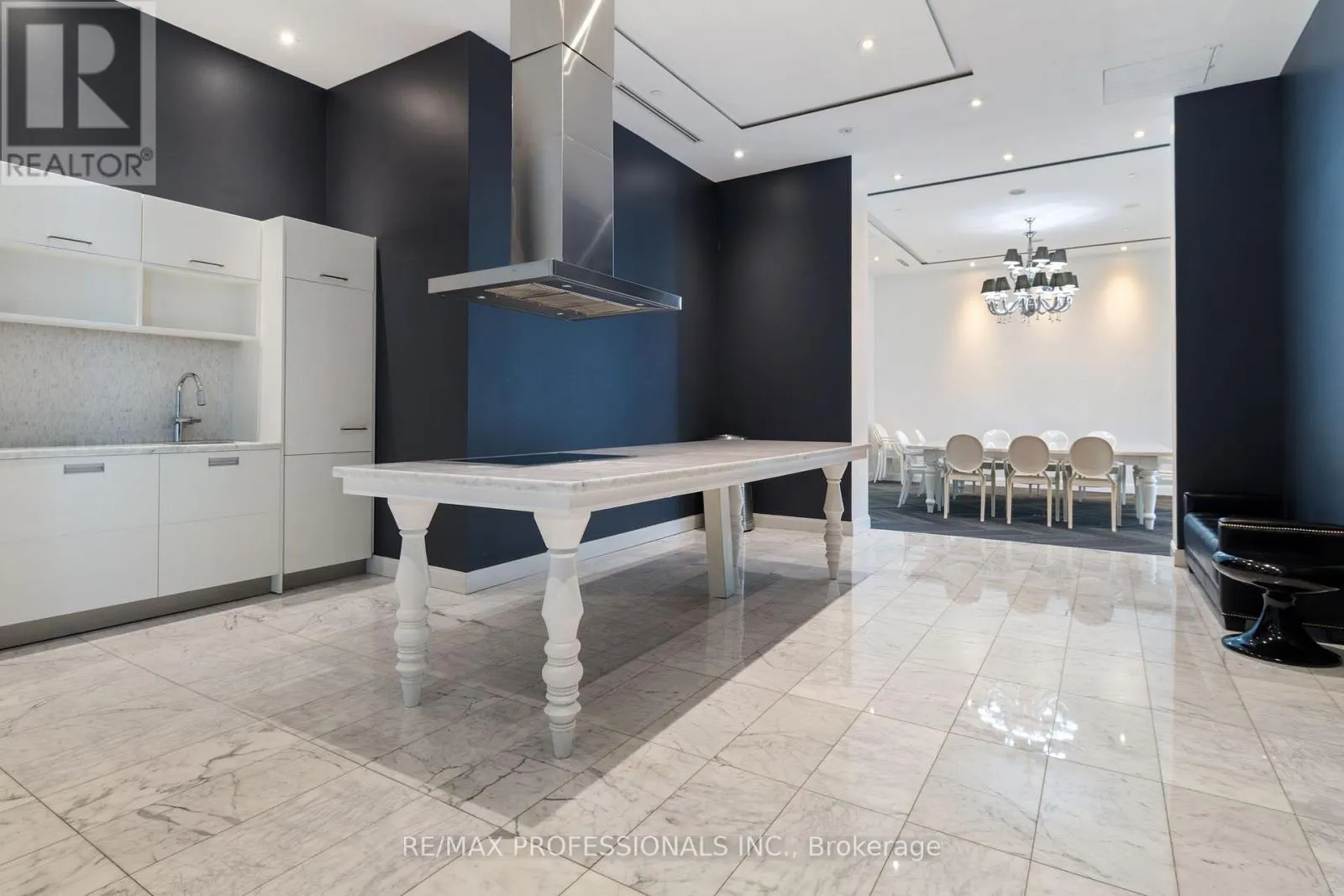 505 - 88 PARK LAWN ROAD