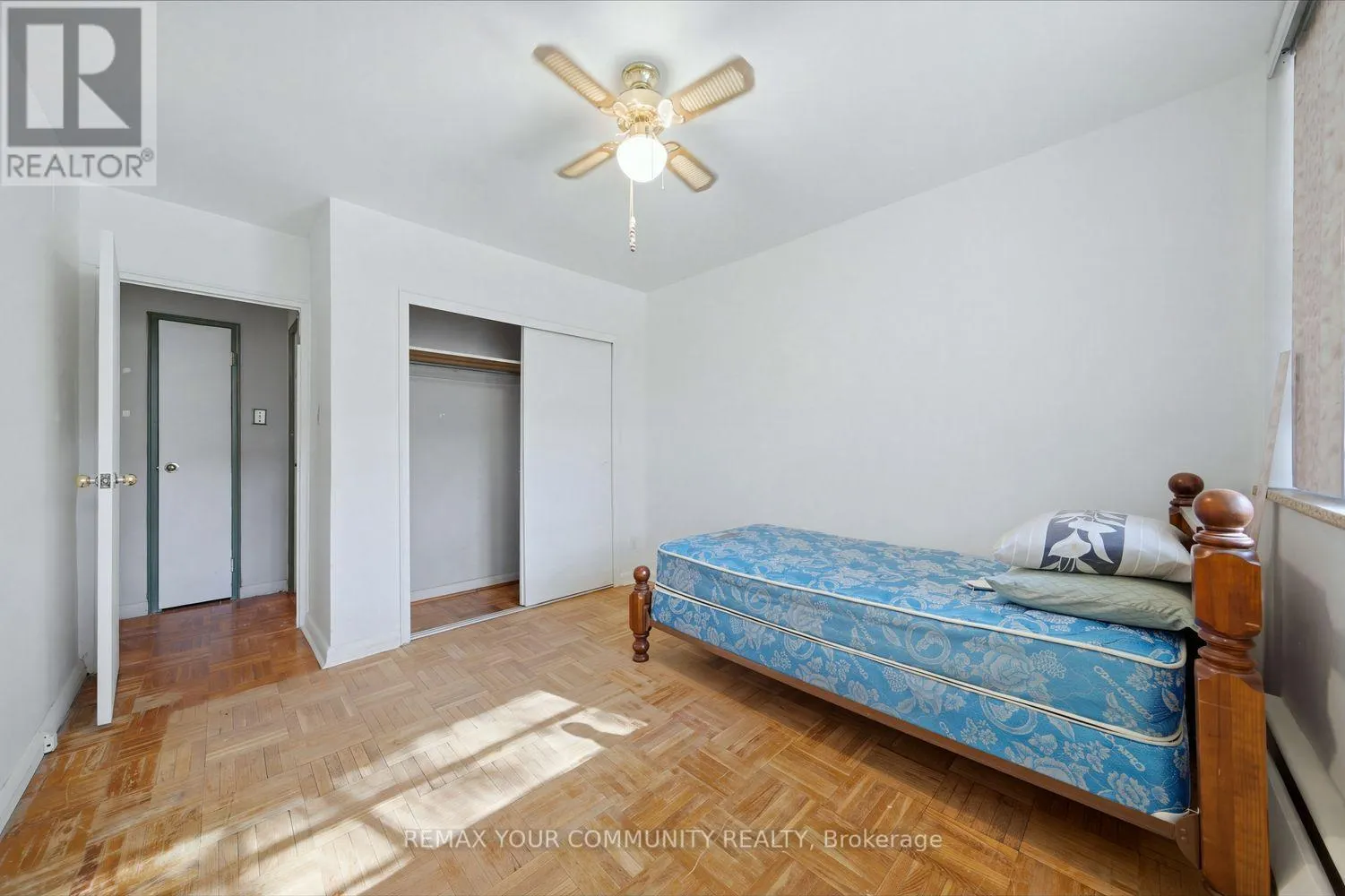 12 - 8 KINSDALE BOULEVARD