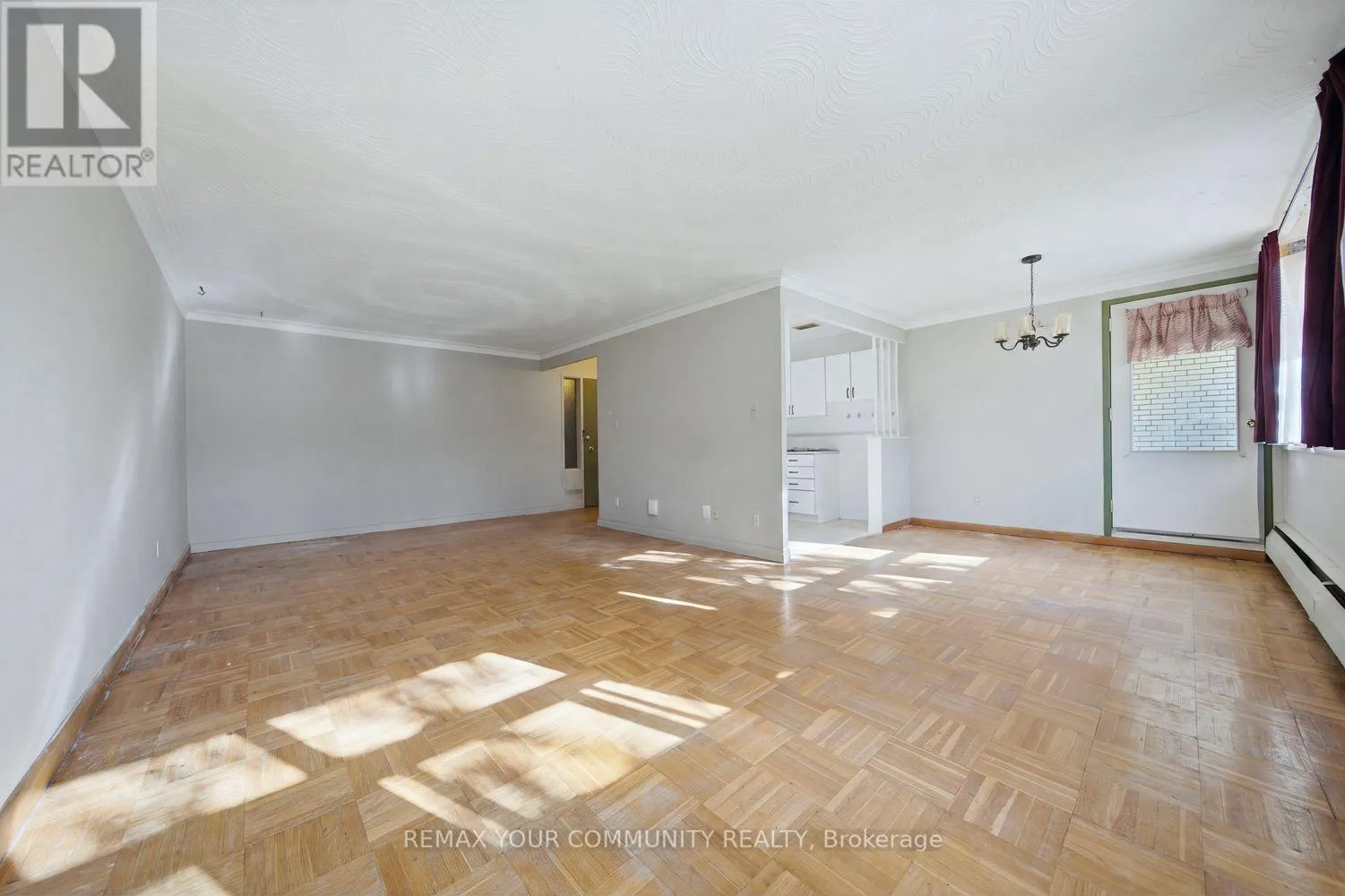 12 - 8 KINSDALE BOULEVARD