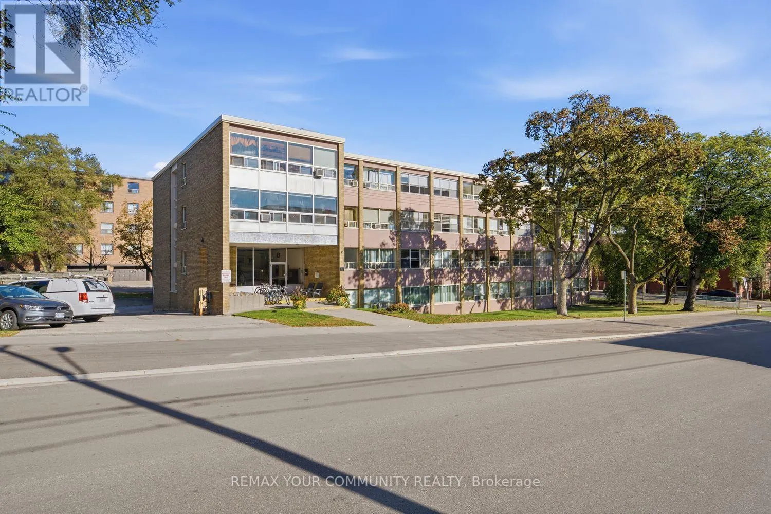 12 - 8 KINSDALE BOULEVARD