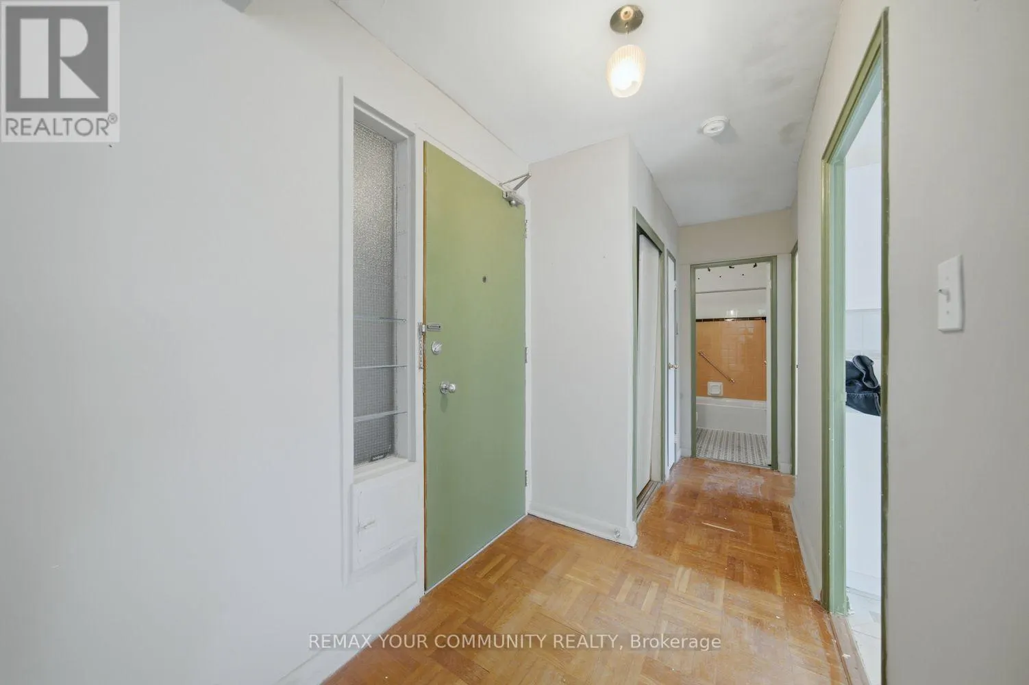 12 - 8 KINSDALE BOULEVARD