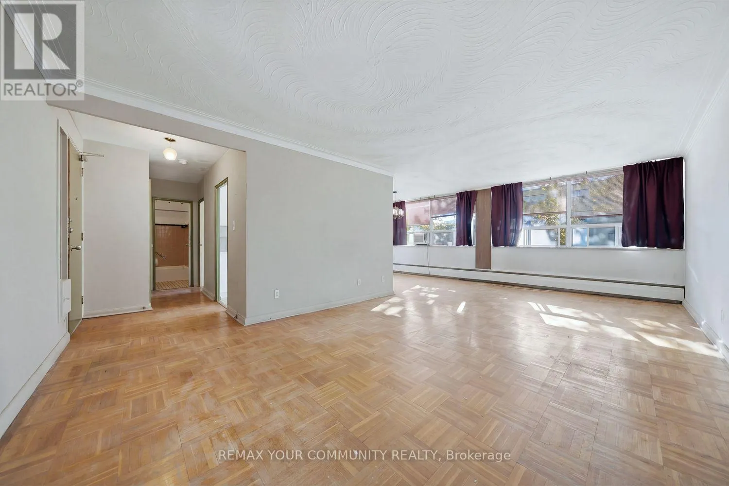 12 - 8 KINSDALE BOULEVARD