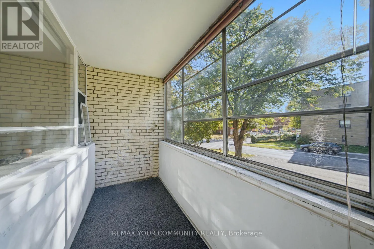 12 - 8 KINSDALE BOULEVARD