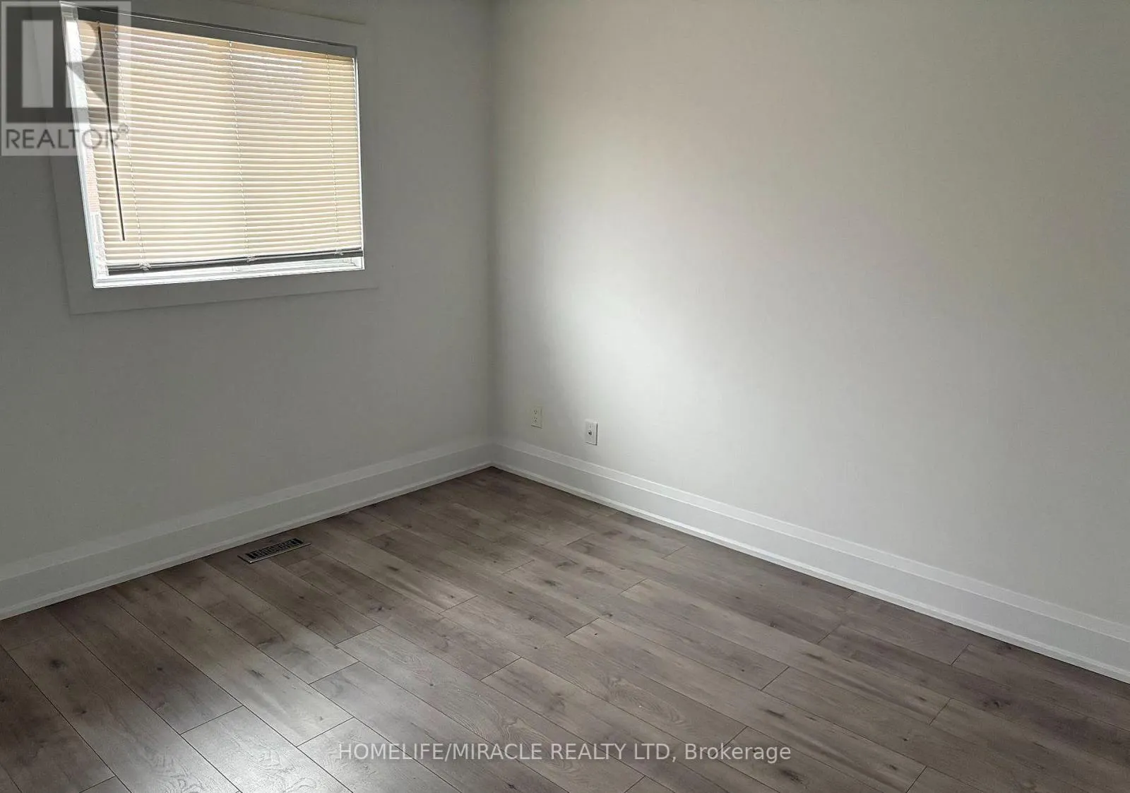 MAIN FLOOR - 21 ECCLESTONE DRIVE