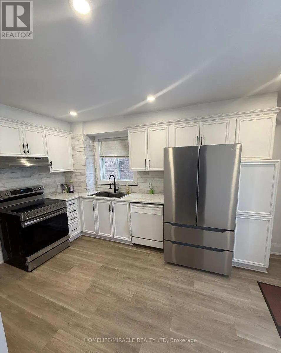 MAIN FLOOR - 21 ECCLESTONE DRIVE
