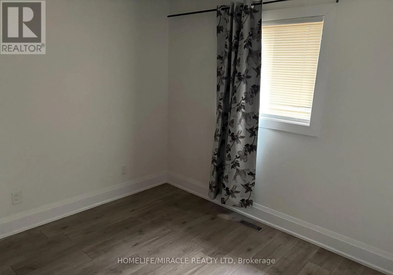 MAIN FLOOR - 21 ECCLESTONE DRIVE