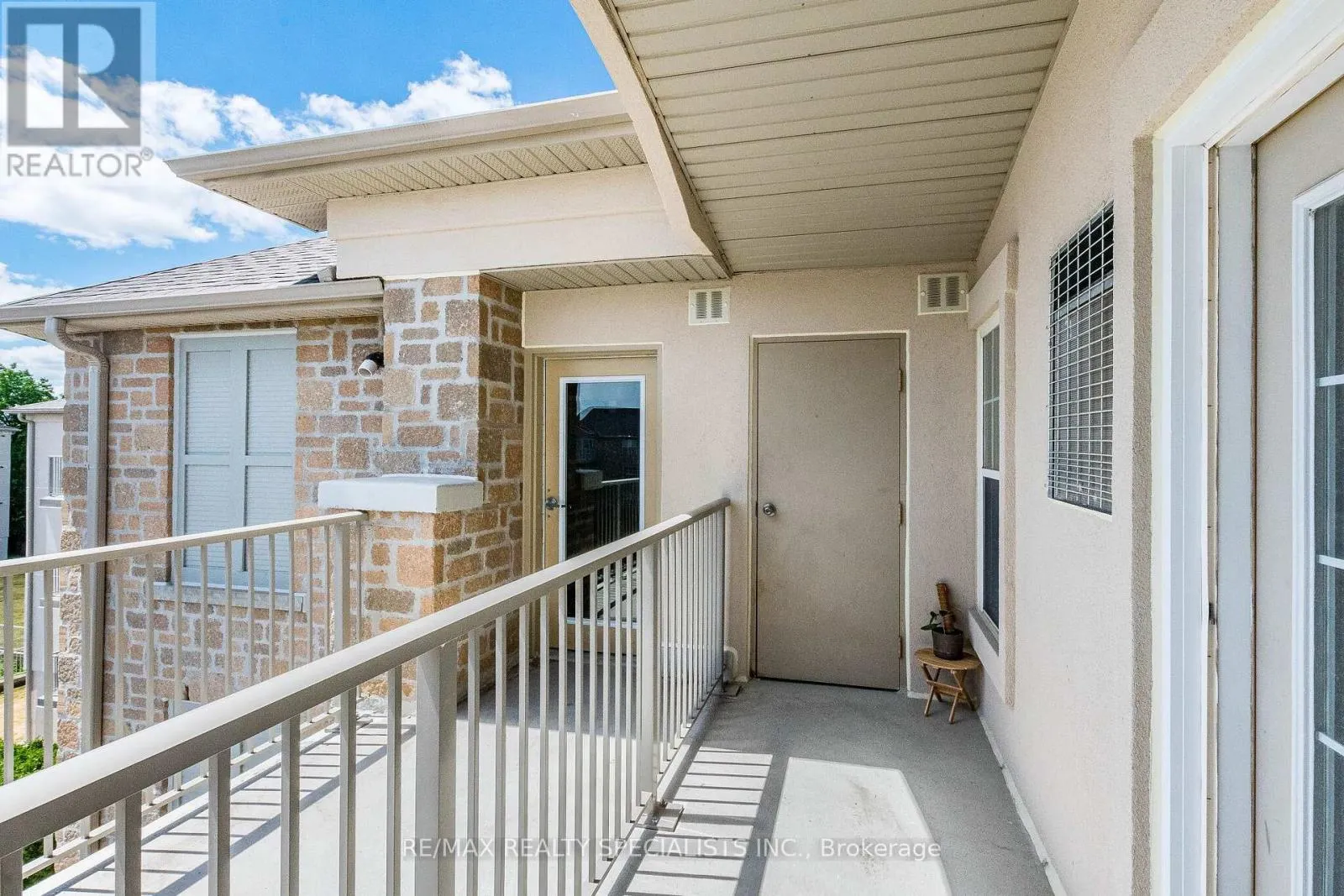 406 - 1480 BISHOPS GATE