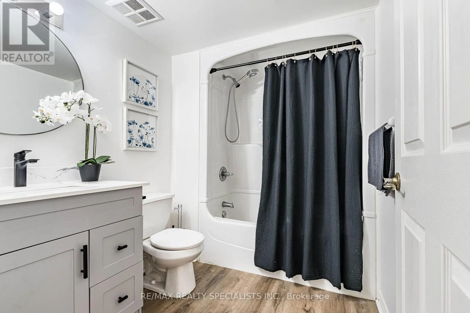 406 - 1480 BISHOPS GATE