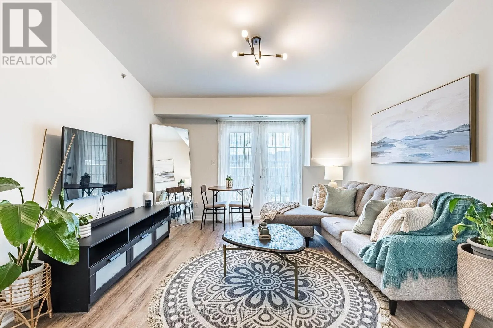 406 - 1480 BISHOPS GATE