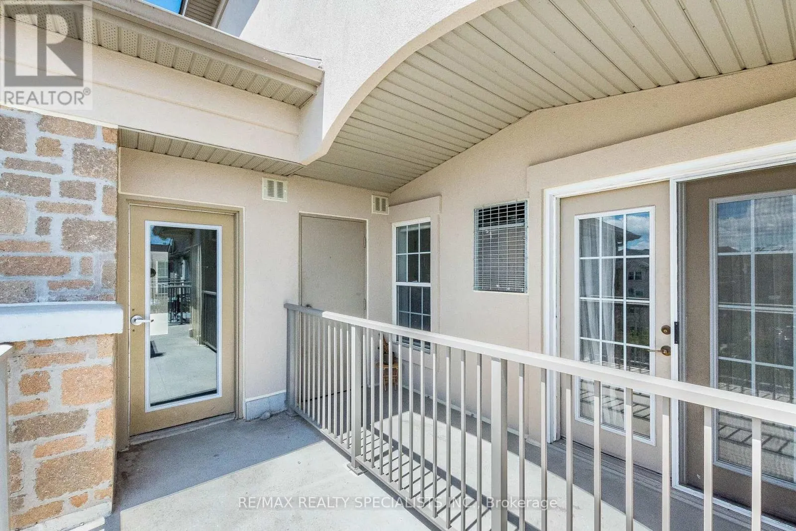 406 - 1480 BISHOPS GATE
