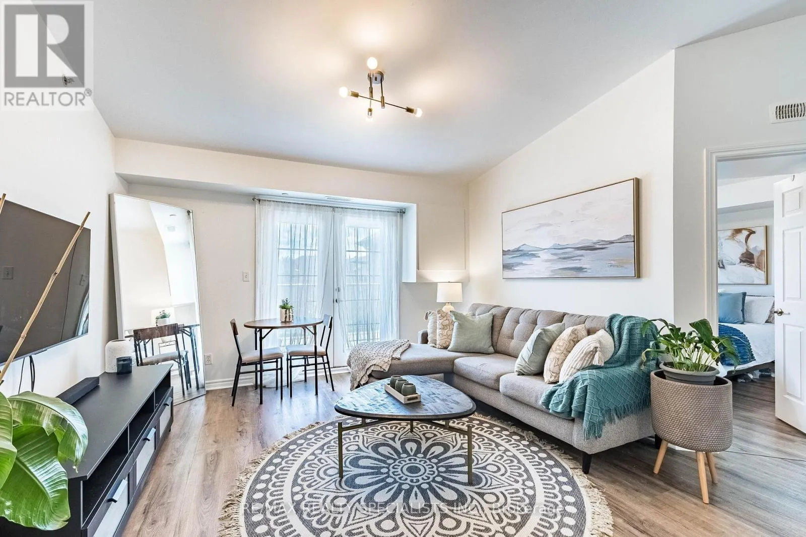 406 - 1480 BISHOPS GATE