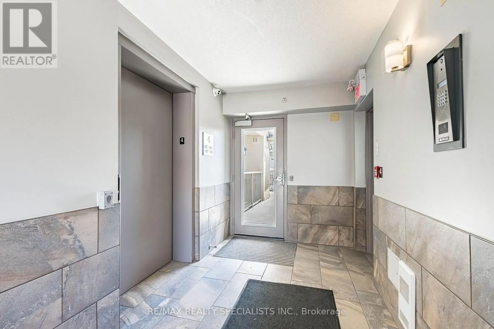 406 - 1480 BISHOPS GATE
