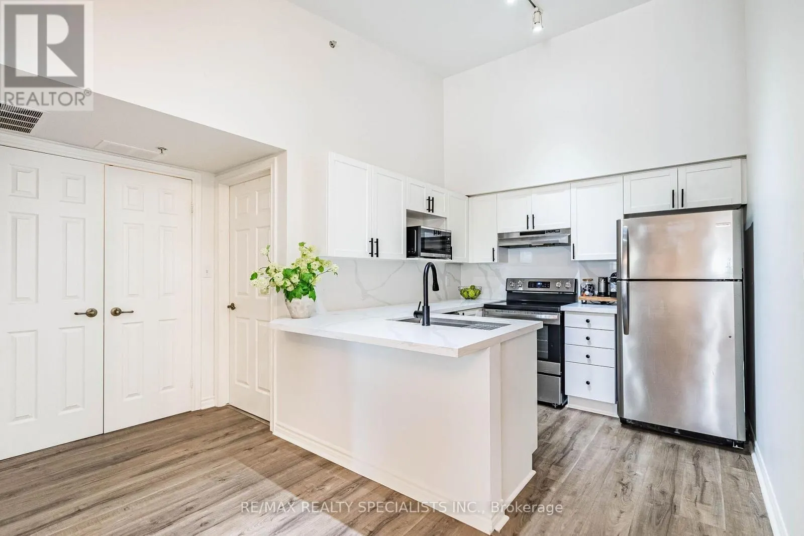 406 - 1480 BISHOPS GATE