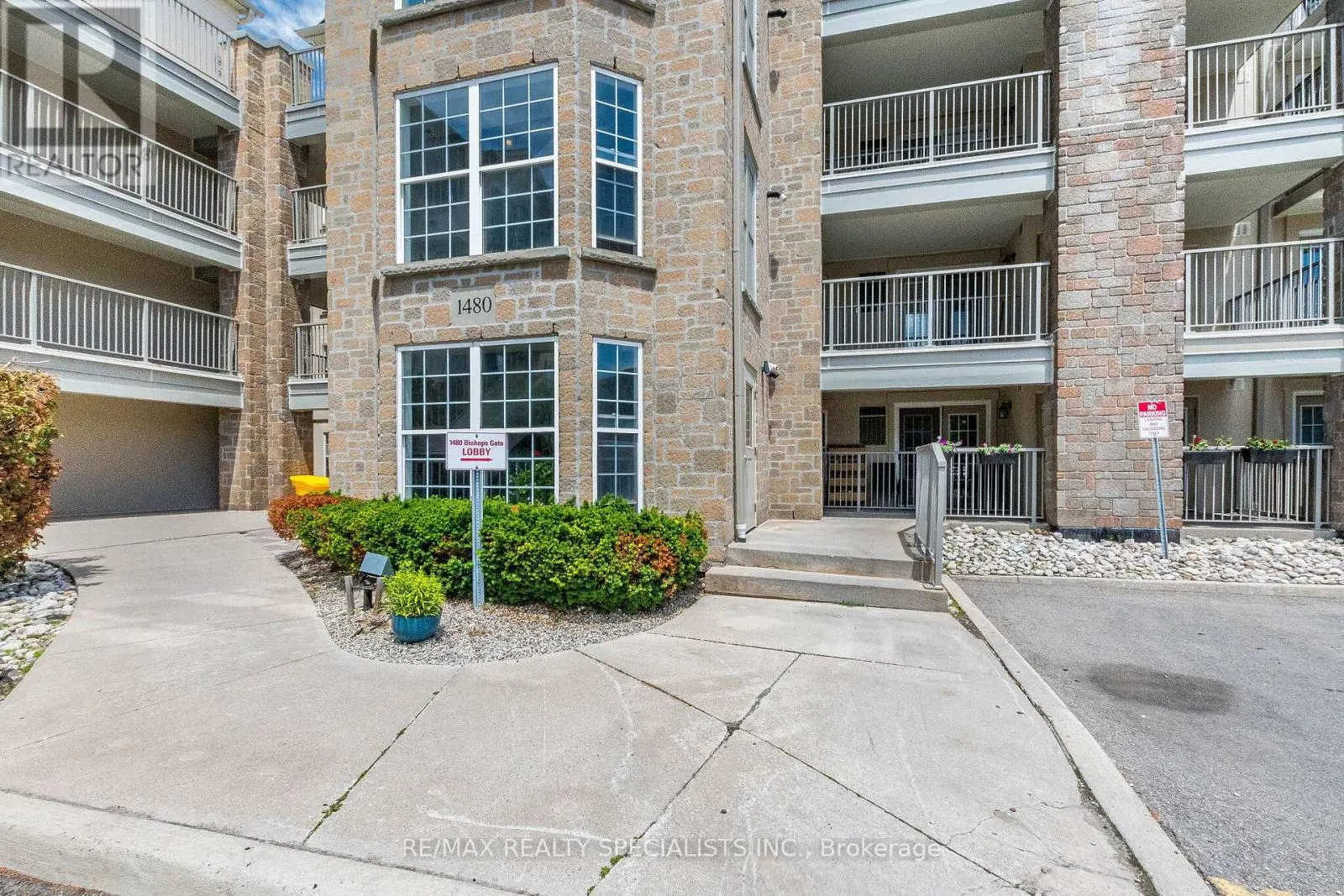 406 - 1480 BISHOPS GATE